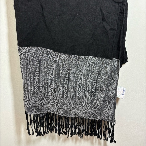 Bindya New York black scarf 61x28 143 - Picture 2 of 4